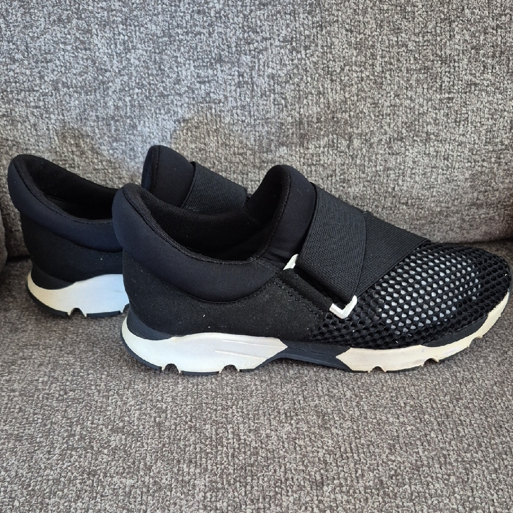All Black Brand Women's Amazing  mesh Plus Black Athletic Shoes,size 38.